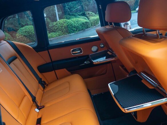 2026 Rolls-Royce Cullinan Black Badge I Рестайлинг (Series II), чёрный, 51300000 рублей - вид 15