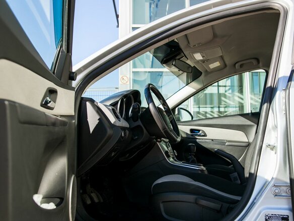 2011 Chevrolet Cruze I, серебристый, 600000 рублей - вид 11