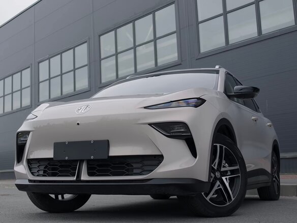 2025 MG ES5 62.2 kWh, серебристый - вид 4