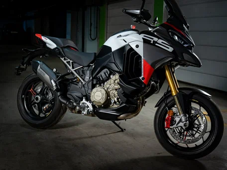 2026 Ducati Multistrada V4, белый, 4335000 рублей, вид 2