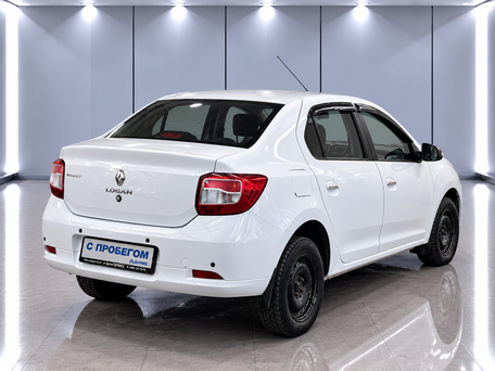 2015 Renault Logan II, белый, 550000 рублей, вид 4