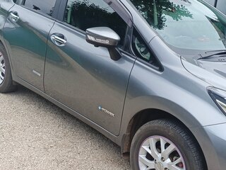 2018 Nissan Note e-Power II Рестайлинг, серый, 1325000 рублей, вид 2