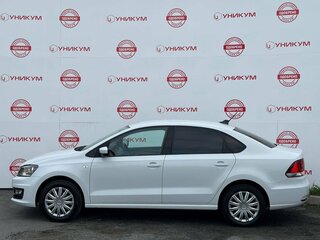 2017 Volkswagen Polo V Рестайлинг, белый, 888000 рублей, вид 2