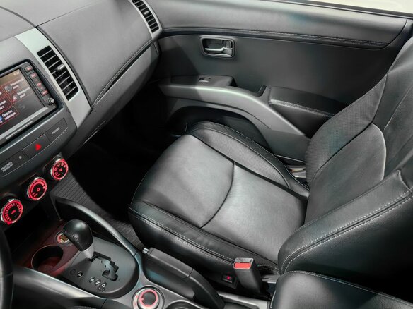 2012 Mitsubishi Outlander II Рестайлинг, чёрный, 1430000 рублей - вид 12