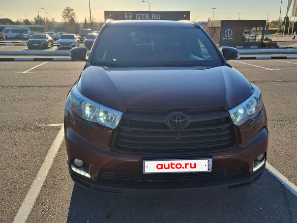 2014 Toyota Highlander III (XU50), красный, 2500000 рублей
