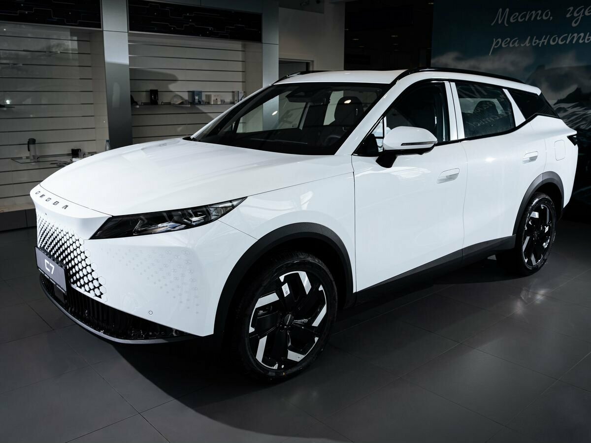 Открыть фотографии: Omoda C7