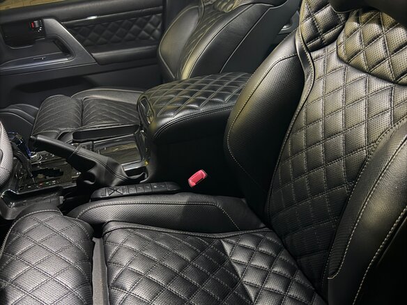 2015 Toyota Land Cruiser 200 Series Рестайлинг 1, чёрный, 6150000 рублей - вид 10