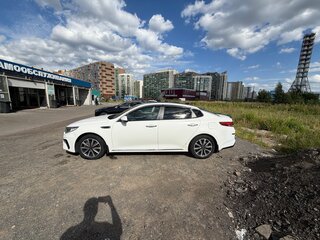 2019 Kia Optima IV Рестайлинг, белый, 1210000 рублей, вид 4