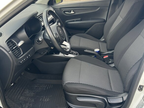 2019 Kia Rio IV, белый, 1550000 рублей - вид 9