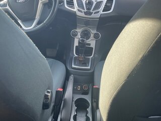 2012 Ford Fiesta Mk6, белый, 560000 рублей, вид 5
