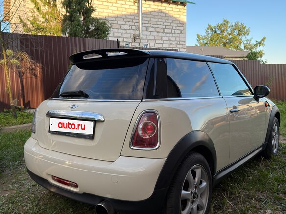 2012 Mini Hatch Cooper II (R56) Рестайлинг, белый, 1000000 рублей - вид 2
