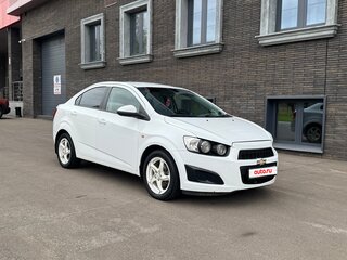 2013 Chevrolet Aveo II, белый, 470000 рублей, вид 3