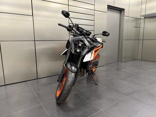 2026 KTM 990 Duke, белый, 1700000 рублей, вид 2