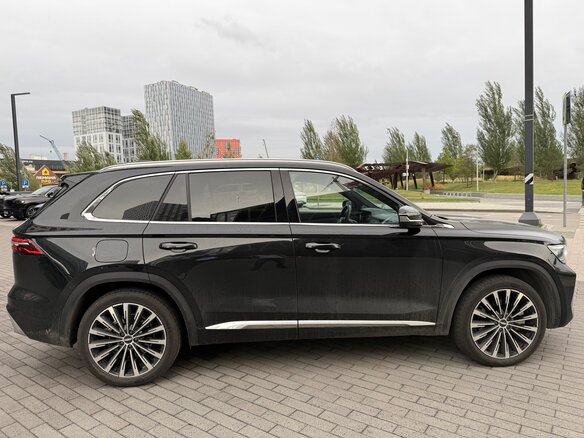 2025 Geely Monjaro (Xingyue L) I Рестайлинг (China Market), чёрный, 3749000 рублей - вид 3