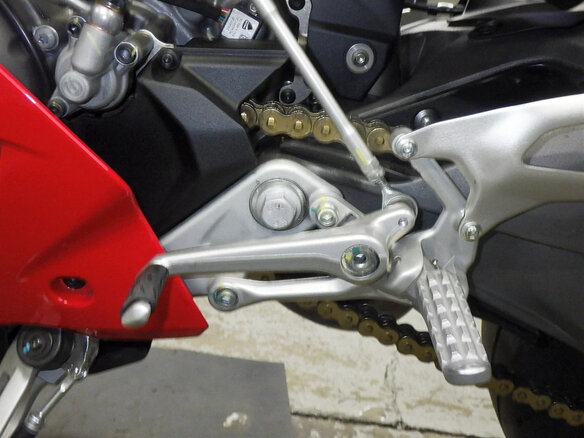 2025 Ducati Panigale V2, красный, 1725000 рублей - вид 18