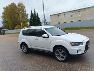 2010 Mitsubishi Outlander II Рестайлинг, белый, 850000 рублей, вид 2