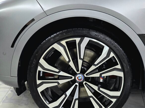 2022 BMW X7 M60i I (G07) Рестайлинг, серый, 15800000 рублей - вид 35