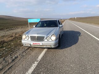 2000 Mercedes-Benz E-Класс 200 II (W210, S210) Рестайлинг, серебристый, 580000 рублей, вид 3
