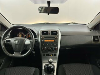 2012 Toyota Corolla X (E140, E150) Рестайлинг, серебристый, 940000 рублей, вид 5