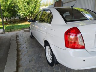 2008 Hyundai Verna II, белый, 680000 рублей, вид 5
