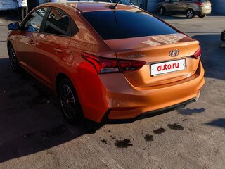 2017 Hyundai Solaris II, оранжевый, 1360000 рублей, вид 4