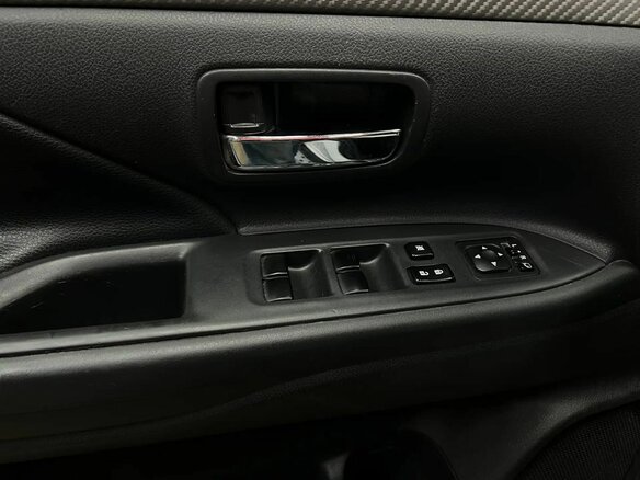 2014 Mitsubishi Outlander III Рестайлинг, белый, 1049888 рублей - вид 14
