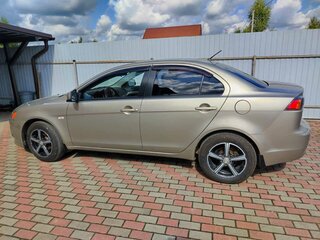 2011 Mitsubishi Lancer X Рестайлинг, бежевый, 600000 рублей, вид 4