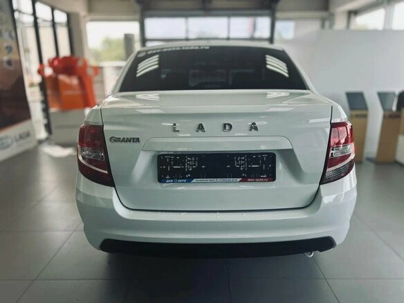 2026 Lada (ВАЗ) Granta I Рестайлинг, белый, 987000 рублей - вид 3