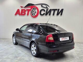 2010 Skoda Octavia II (A5) Рестайлинг, чёрный, 499000 рублей, вид 5