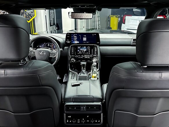 2025 Lexus LX 600 IV, чёрный - вид 40