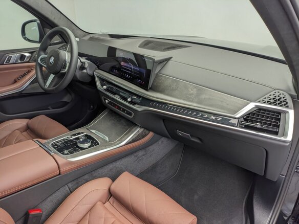 2025 BMW X7 40i I (G07) Рестайлинг, чёрный, 16150000 рублей - вид 18