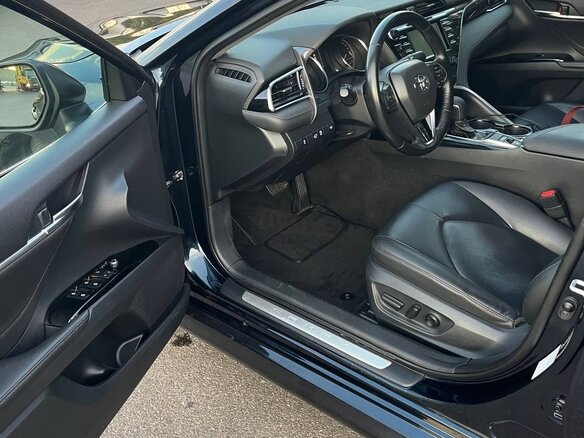 2019 Toyota Camry VIII (XV70), синий, 2500000 рублей - вид 5