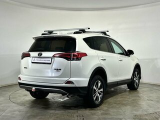 2017 Toyota RAV4 IV (XA40) Рестайлинг, белый, 2399000 рублей, вид 4