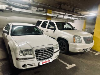 2006 Chevrolet Tahoe 4-speed III, белый, 1050000 рублей, вид 2