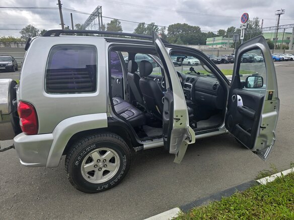 2003 Jeep Cherokee III (KJ), серый, 800000 рублей - вид 2