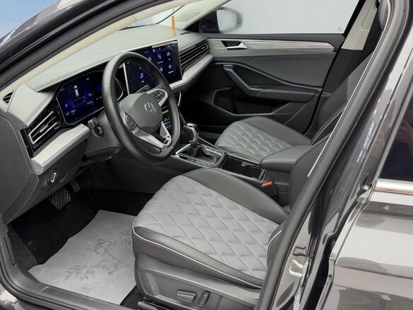 2022 Volkswagen Sagitar III Рестайлинг, серебристый, 1850000 рублей - вид 4
