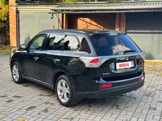 2012 Mitsubishi Outlander III, чёрный, 1175000 рублей, вид 3