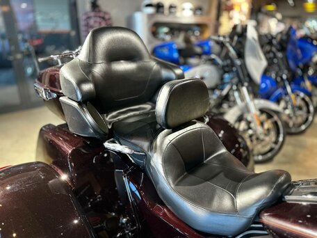 2014 Harley-Davidson Tri Glide, пурпурный, 2200000 рублей, вид 2