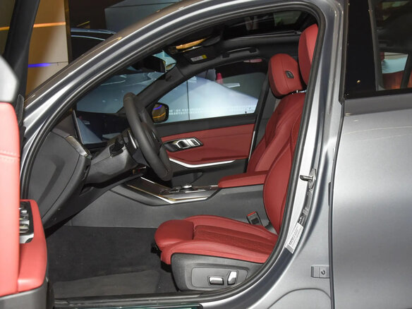 2023 BMW 3 серии Long 320Li VII (G2x) Рестайлинг, серебристый, 3090000 рублей - вид 4