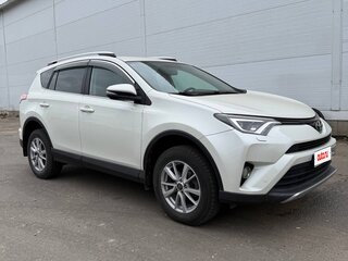 2017 Toyota RAV4 IV (XA40) Рестайлинг, белый, 2699000 рублей, вид 3