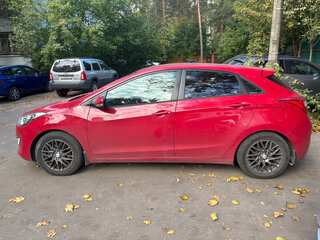 2013 Hyundai i30 II, красный, 800000 рублей, вид 4