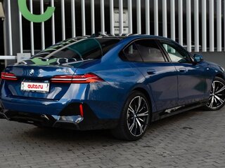 2023 BMW 5 серии 520d xDrive VIII (G60/G61/G68), синий, 7350000 рублей, вид 5