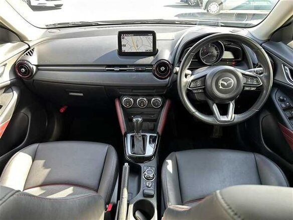 2020 Mazda CX-3 I Рестайлинг, белый, 1100000 рублей - вид 12