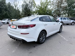 2019 Kia Optima IV Рестайлинг, белый, 1230000 рублей, вид 4