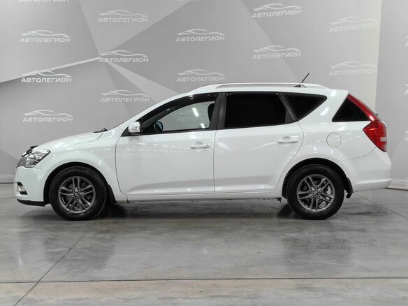 2011 Kia Ceed I Рестайлинг, белый, 865000 рублей - вид 1