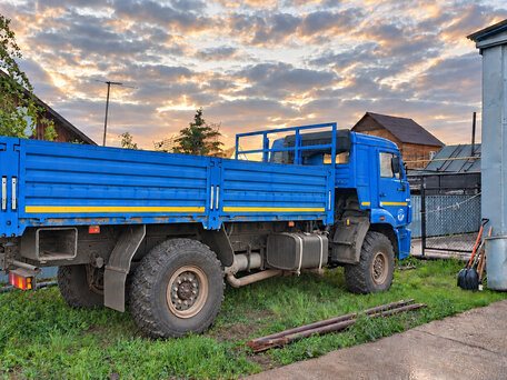 2012 КамАЗ 4326, синий, 3300000 рублей, вид 2