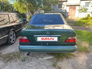 1994 Mercedes-Benz E-Класс 220 I (W124), зелёный, 320000 рублей, вид 5