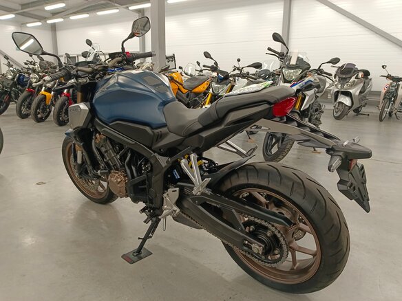 2021 Honda CB 650R, синий, 790000 рублей - вид 5