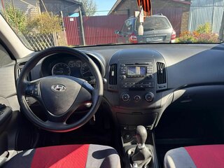 2011 Hyundai i30 I Рестайлинг, чёрный, 550000 рублей, вид 4