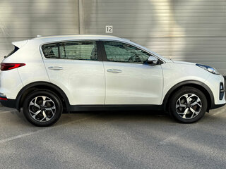 2021 Kia Sportage IV Рестайлинг, белый, 2229000 рублей, вид 4